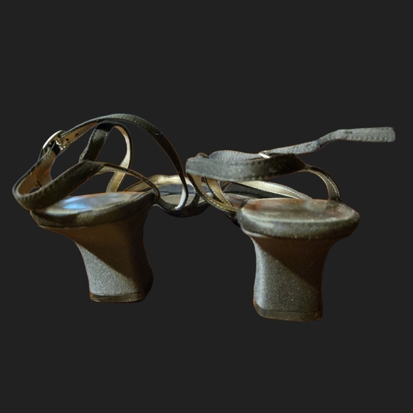 Woman's Unlisted Spaghetti Strap Block Heel Open Toe Sandals Sequins NWOT - Picture 4 of 7